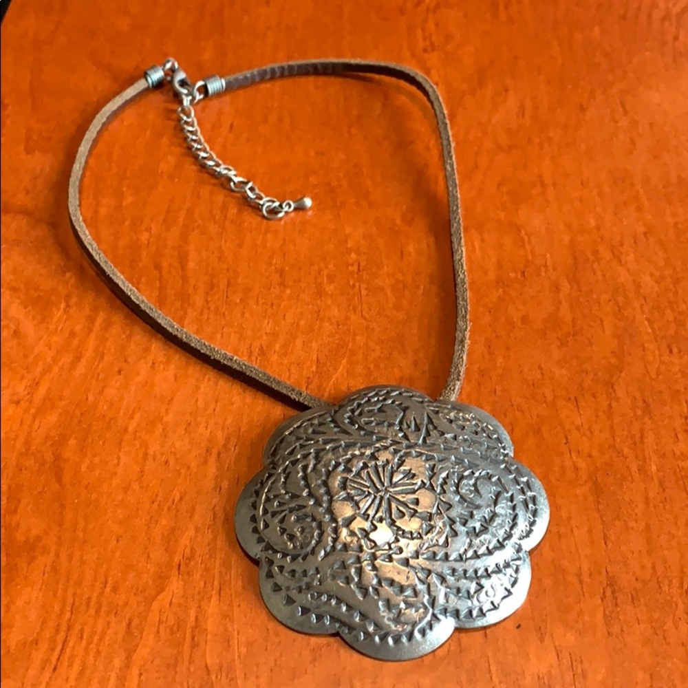 Western silver flower necklace